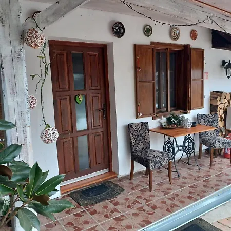 Πανσιόν Magdolna Vendeghaz Maganszallashely Écs